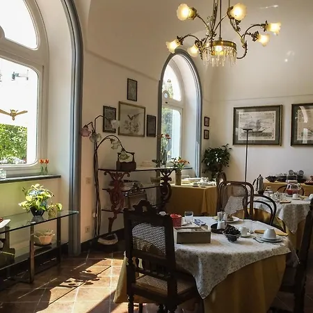 Ocsia Bed & Breakfast 3*