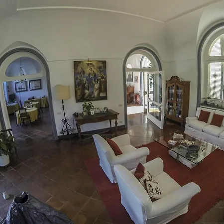 Ocsia Bed & Breakfast 3*